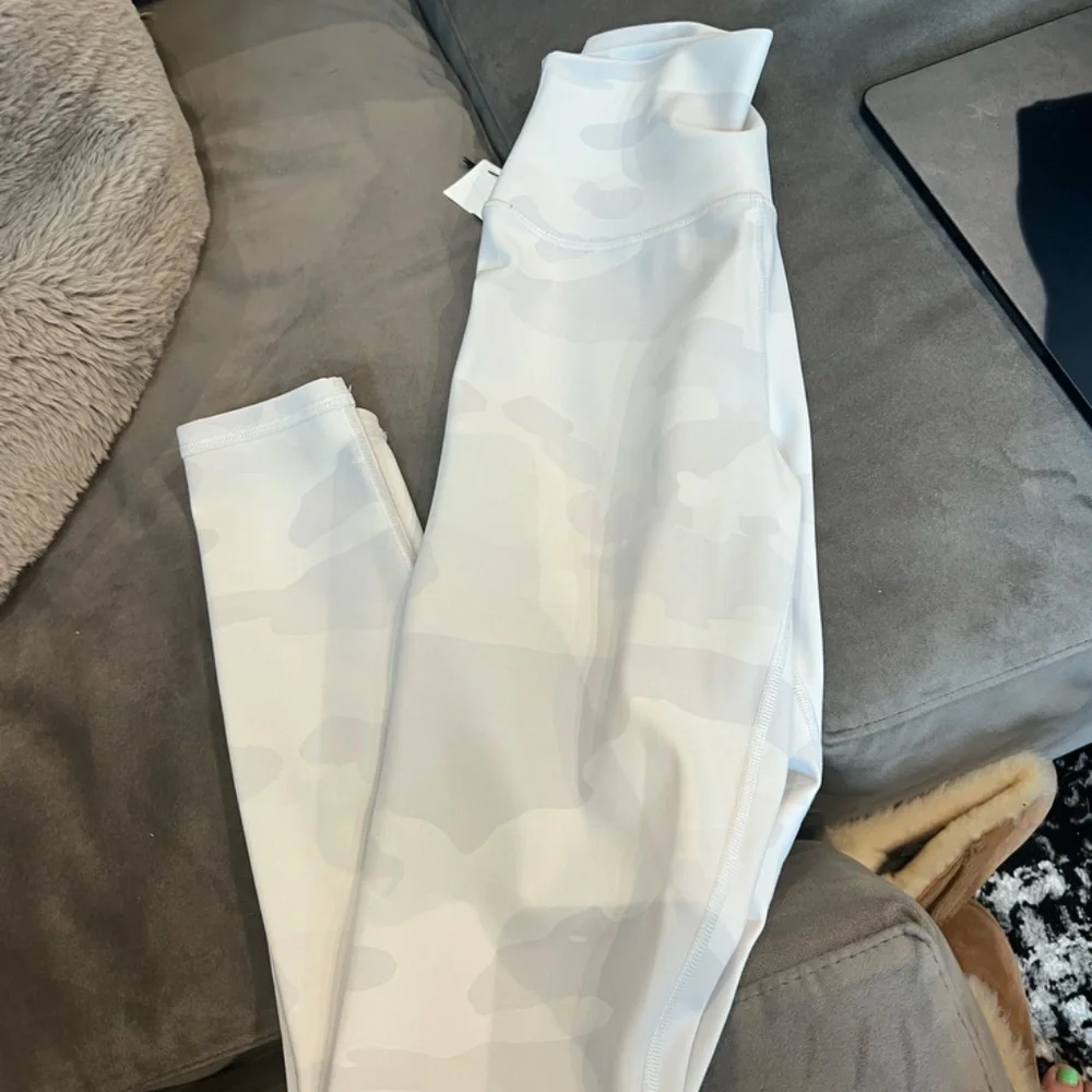 ALO YOGA Vapor Camo-Print High-Waist Performance Leggings White Size XS